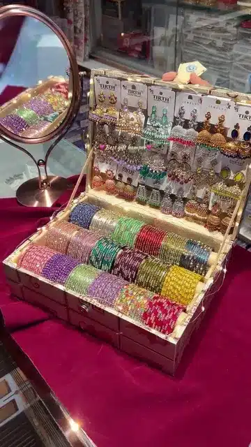 Festive Jewelry Gift Hamper Set