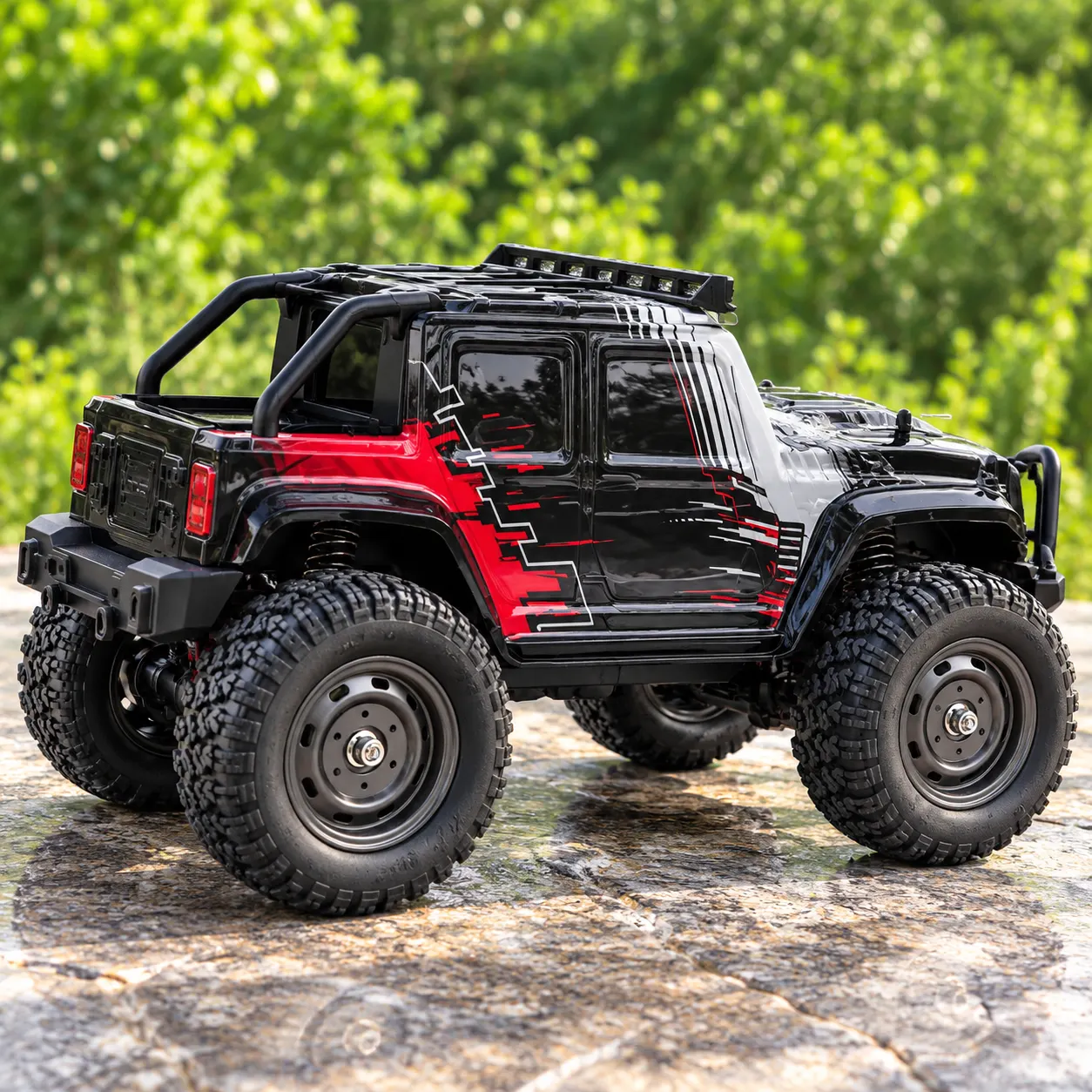 Black & Red Off-Road RC Jeep with Roof Rack & Remote Control